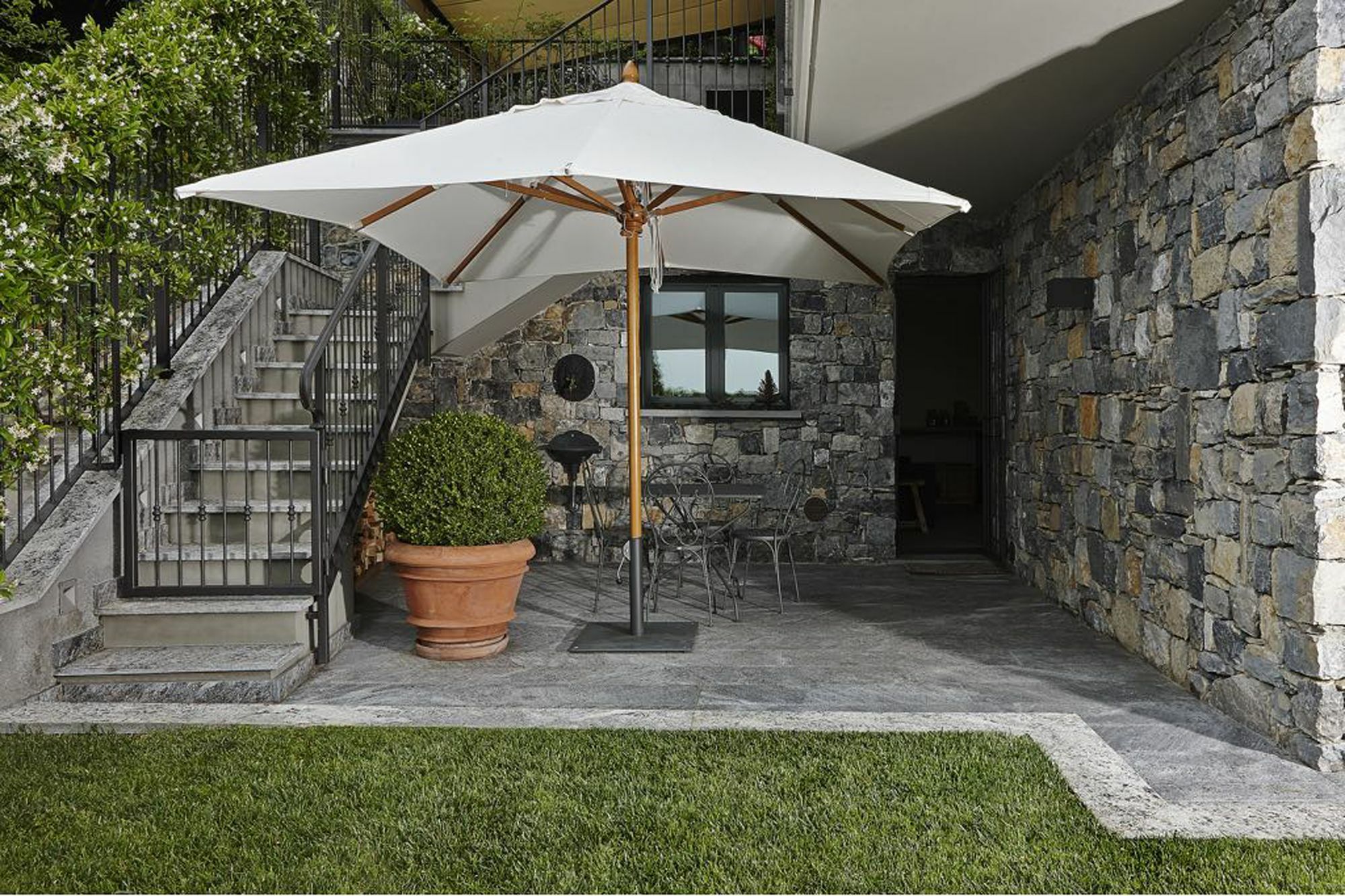 Suite & Pool-Como House-160 Mt-Private Indoor Swimming Pool, Heated All Year-Private Covered Parking-Private Garden And Terrace-Fully Equipped Kitchen Zewnętrze zdjęcie